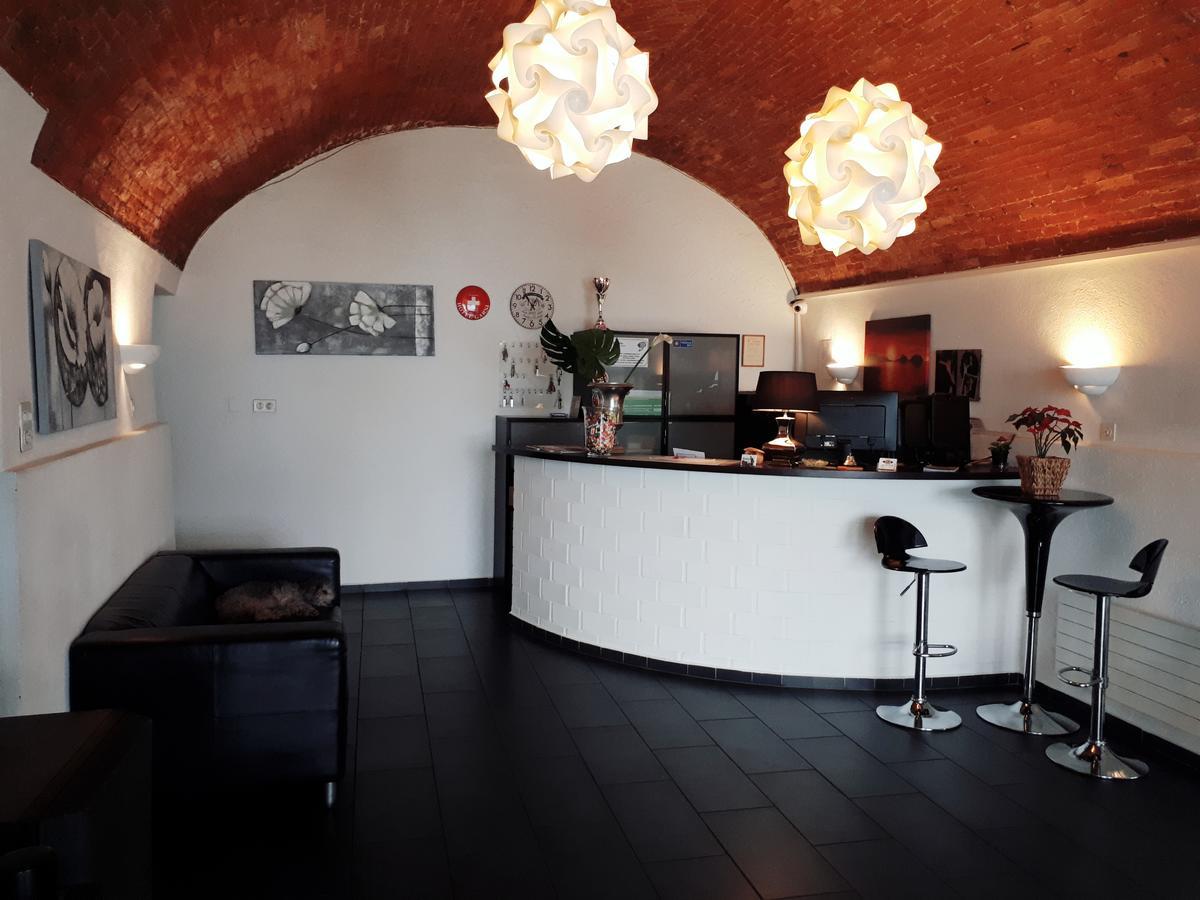 Hotel Garni Battello Melide Bagian luar foto