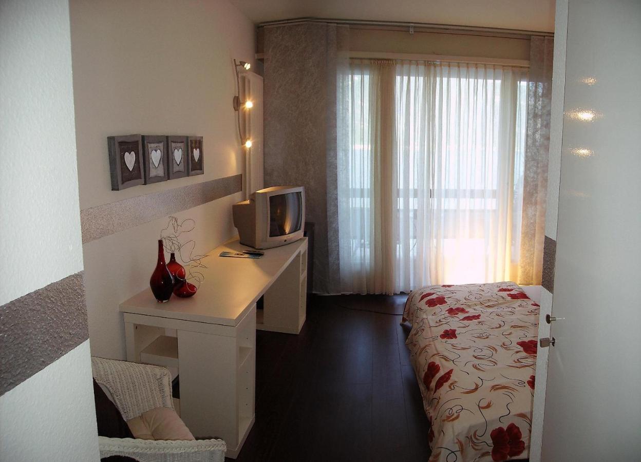 Hotel Garni Battello Melide Ruang foto